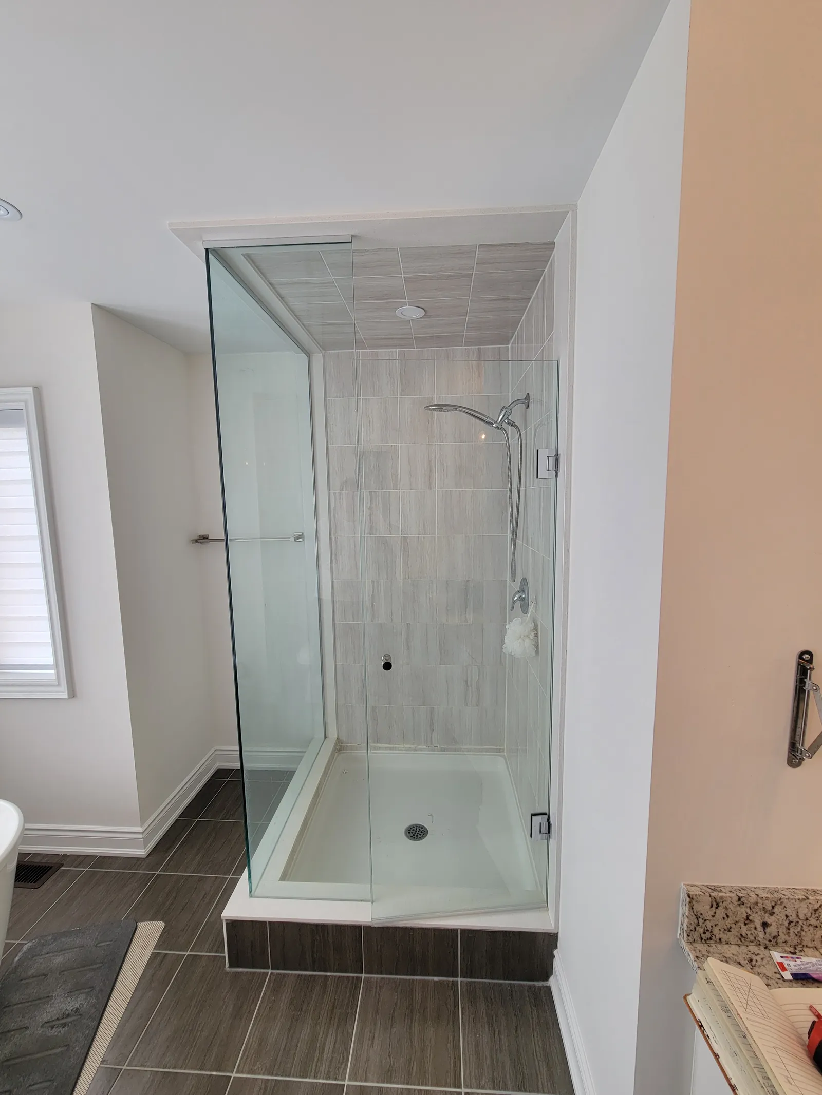 Frameless glass shower in Vaughan, Ontario by VOL Handyman