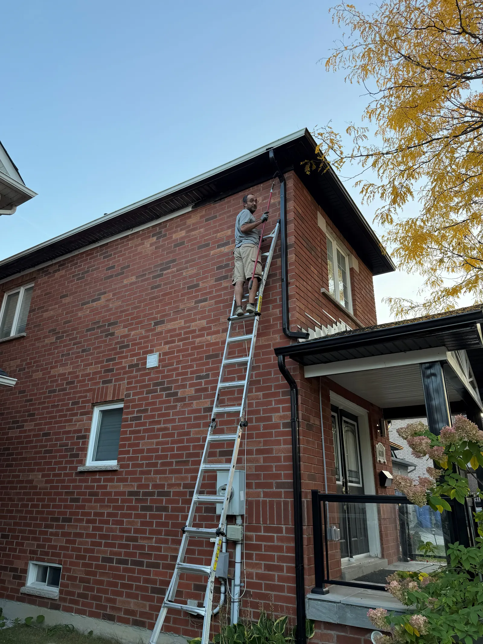 Completed project: repainting soffits, fascia and eavestroughs on a two-storey home in York Region